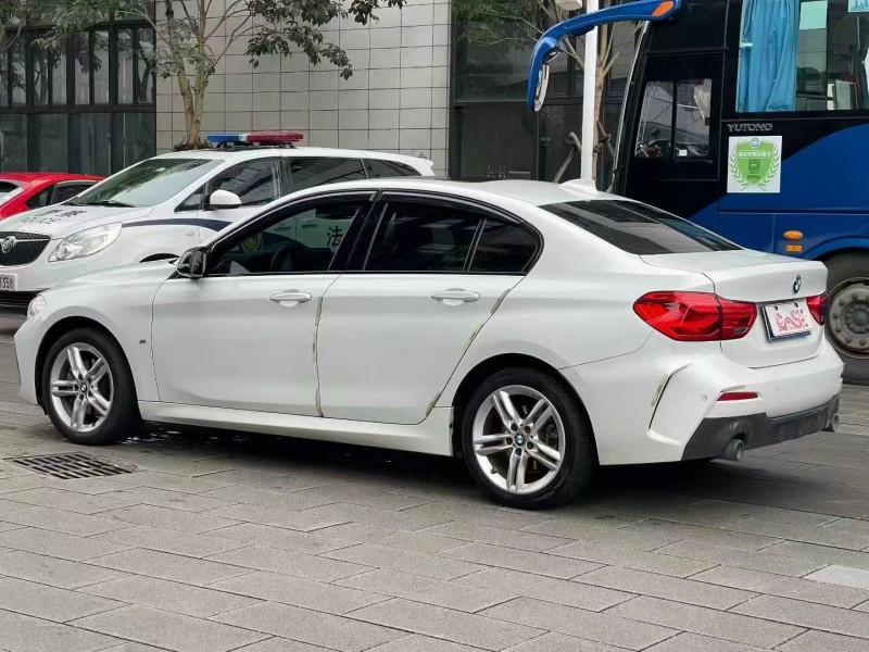 佛山22年宝马1系7