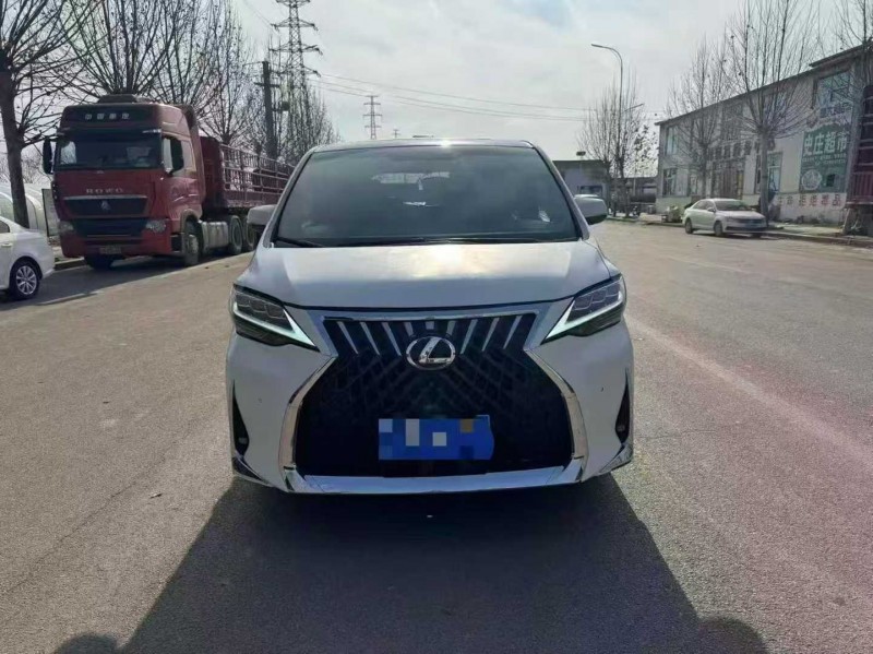 济宁16年雷克萨斯LM雷尔法1