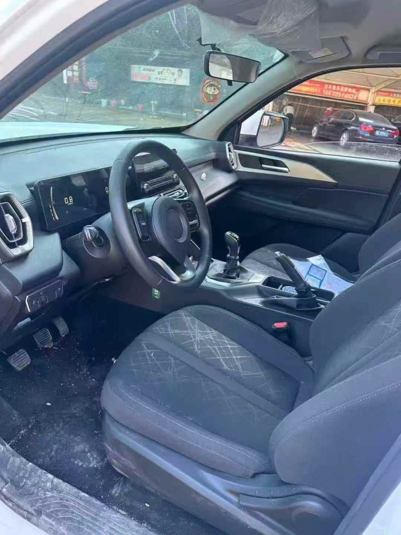 贵阳25年长城汽车炮 皮卡5