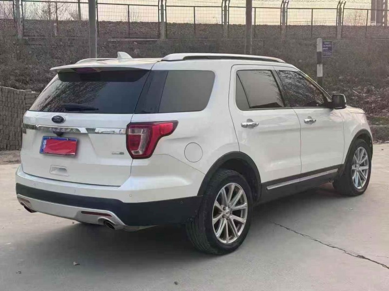 许昌17年福特探险者9