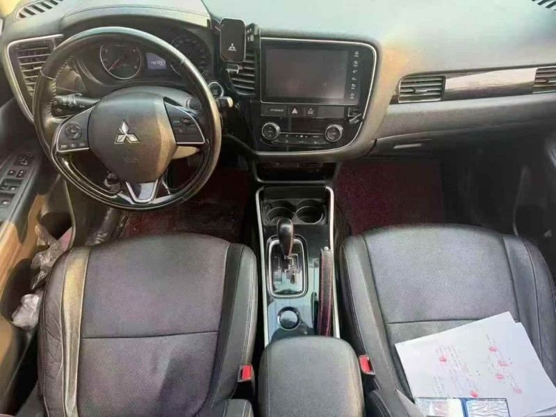 焦作18年三菱欧蓝德5