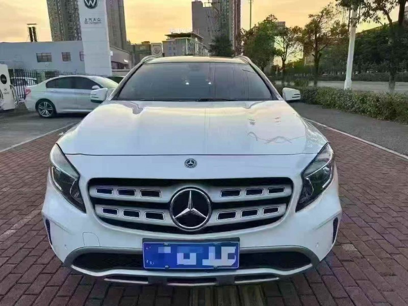 济宁19年奔驰GLA1
