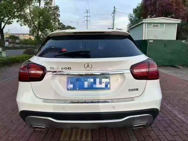 济宁19年奔驰GLA8