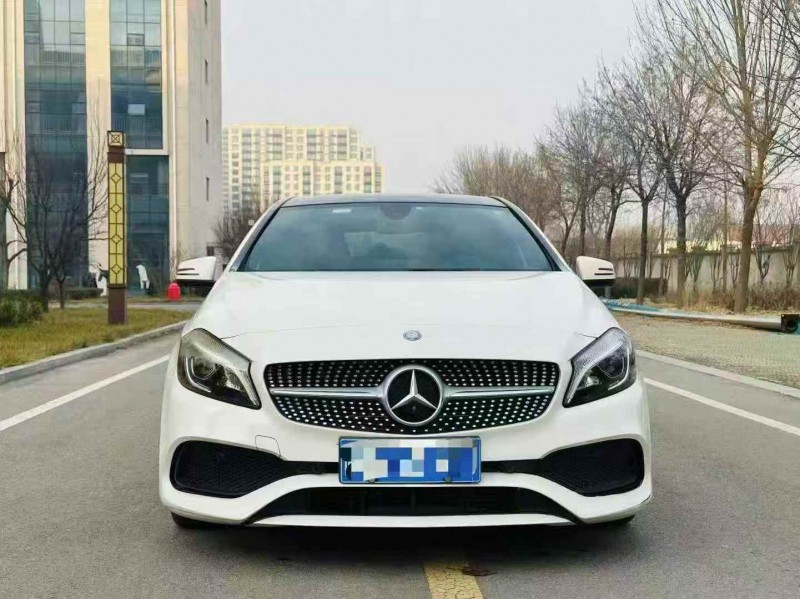 济宁16年奔驰A1