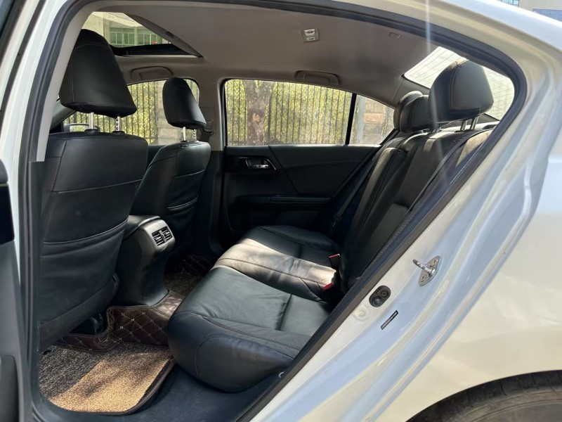 深圳18年本田雅阁5