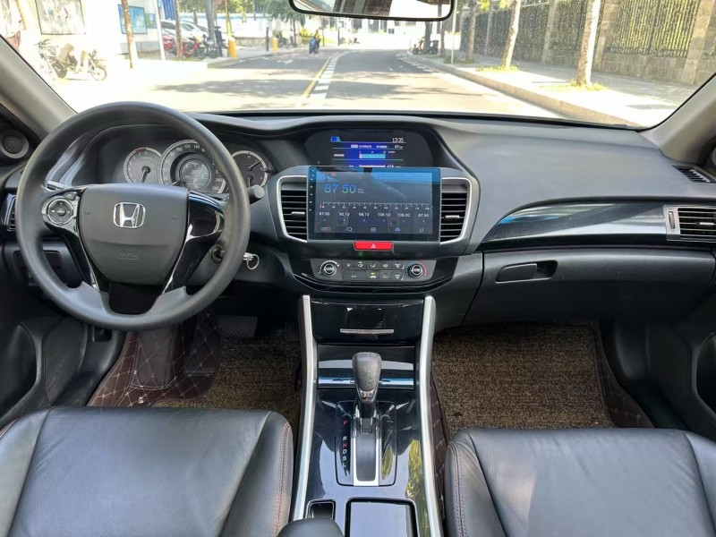 深圳18年本田雅阁6