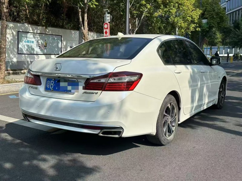 深圳18年本田雅阁7