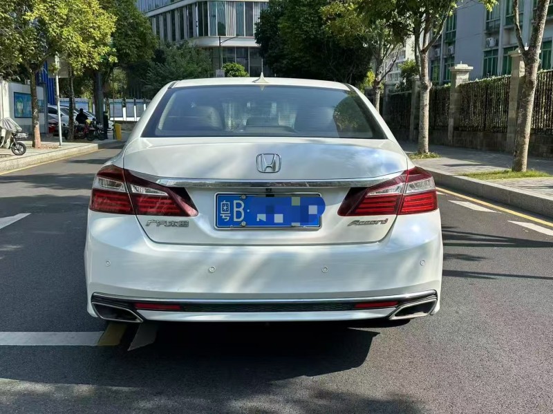 深圳18年本田雅阁9