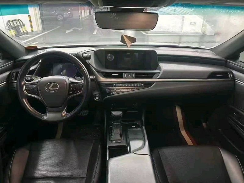 广州19年雷克萨斯ES5