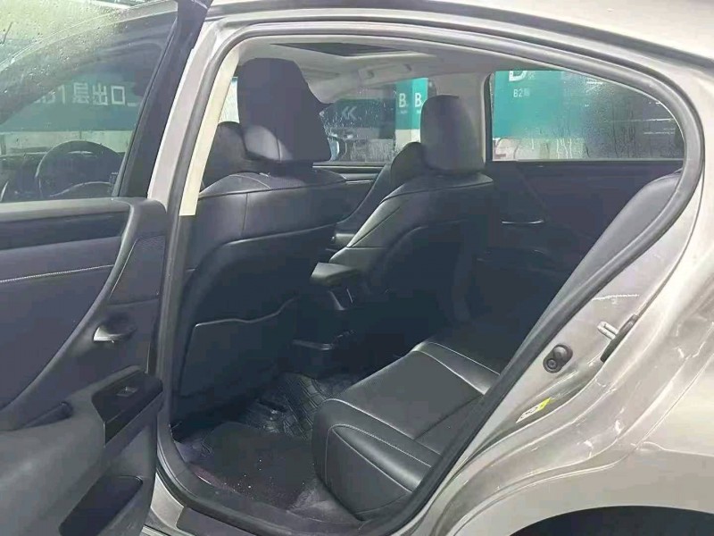 广州19年雷克萨斯ES6