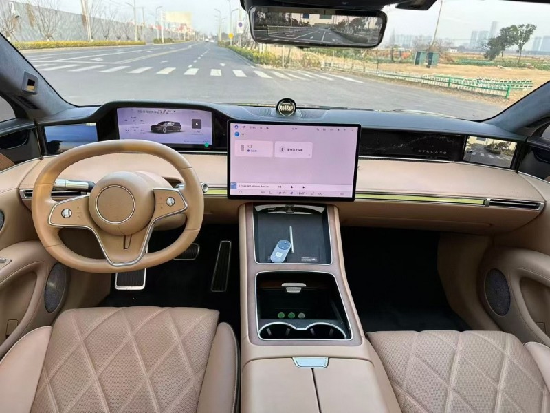 苏州24年华为智选享界4