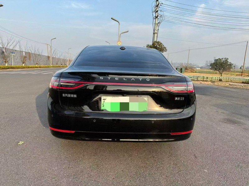 苏州24年华为智选享界8