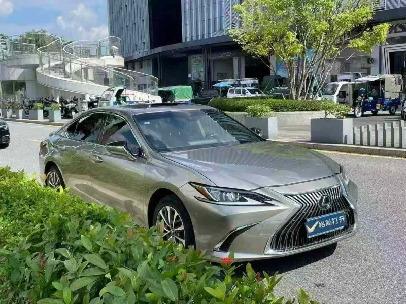 深圳21年雷克萨斯ES2