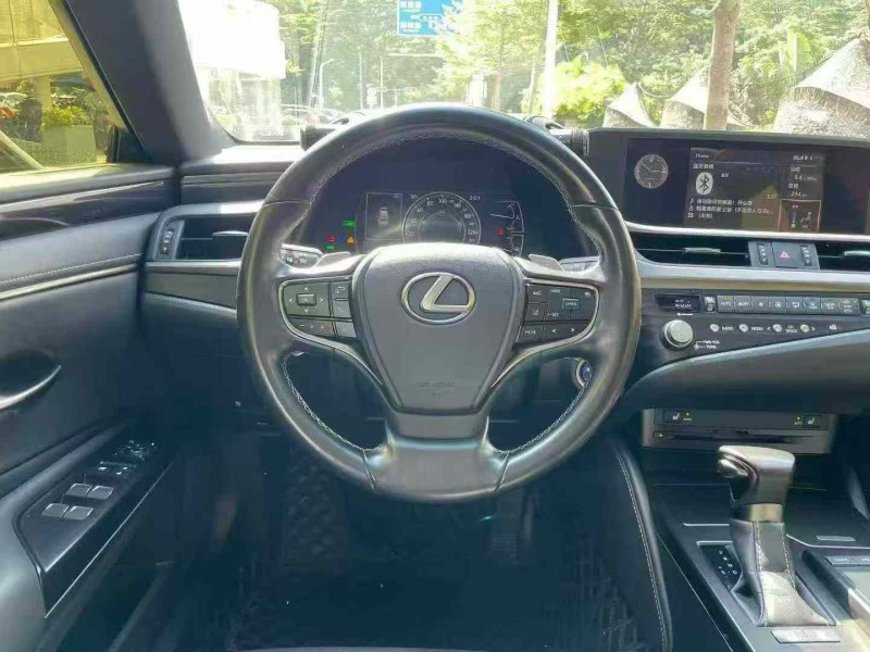 深圳21年雷克萨斯ES7