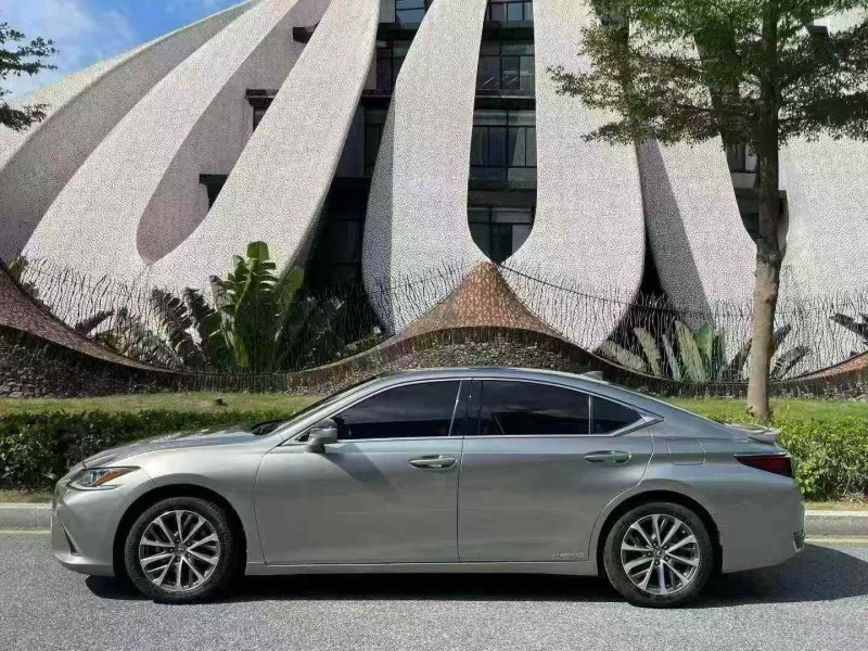 深圳21年雷克萨斯ES8