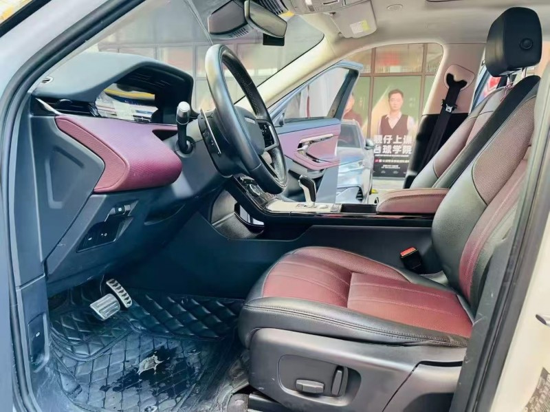 东莞22年路虎极光4