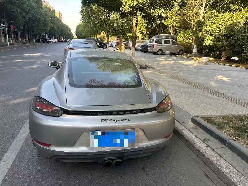 嘉兴17年保时捷7182