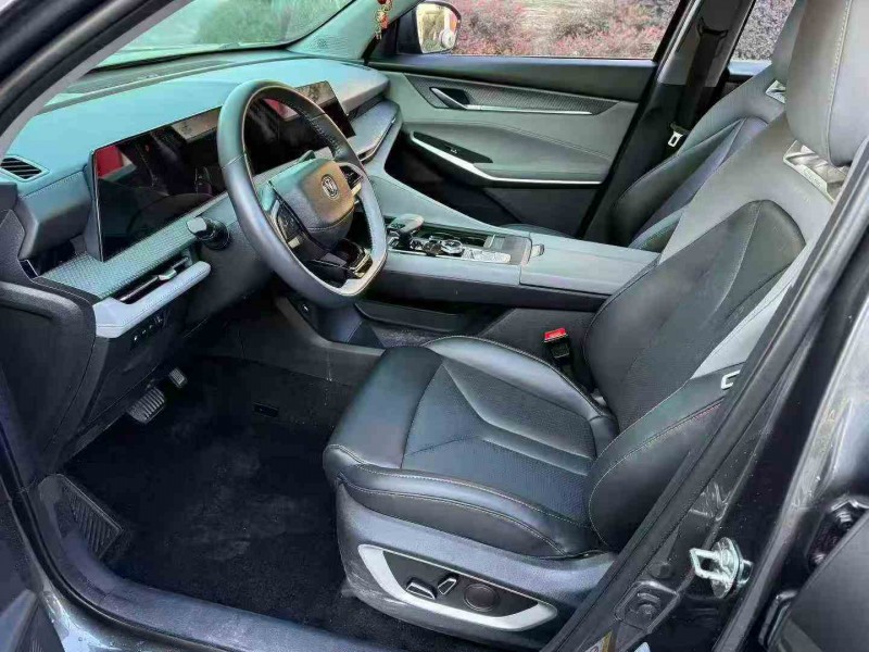 金华22年长安汽车CS756