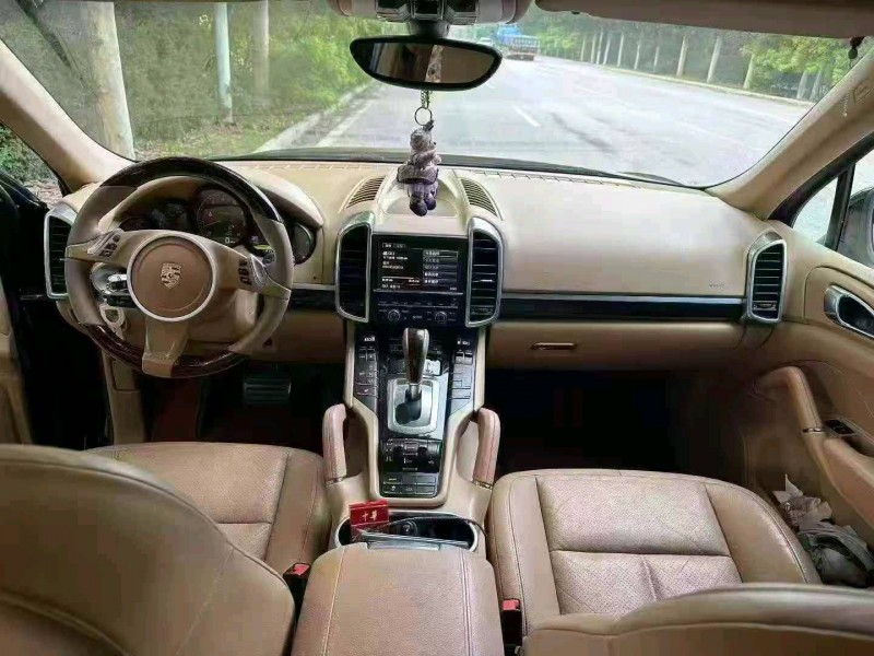 秦皇岛13年保时捷卡宴6