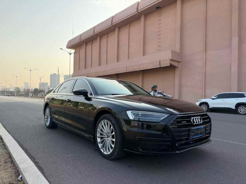 烟台21年奥迪A8L2