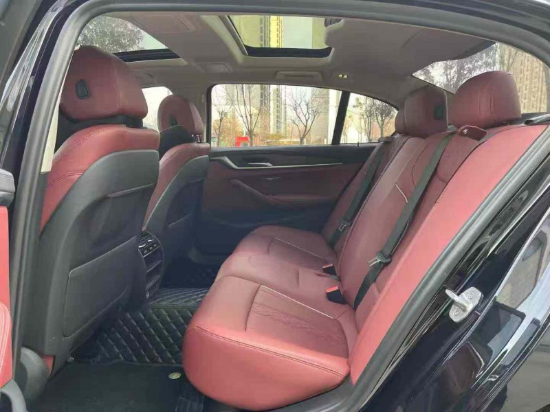 济宁21年宝马5系5