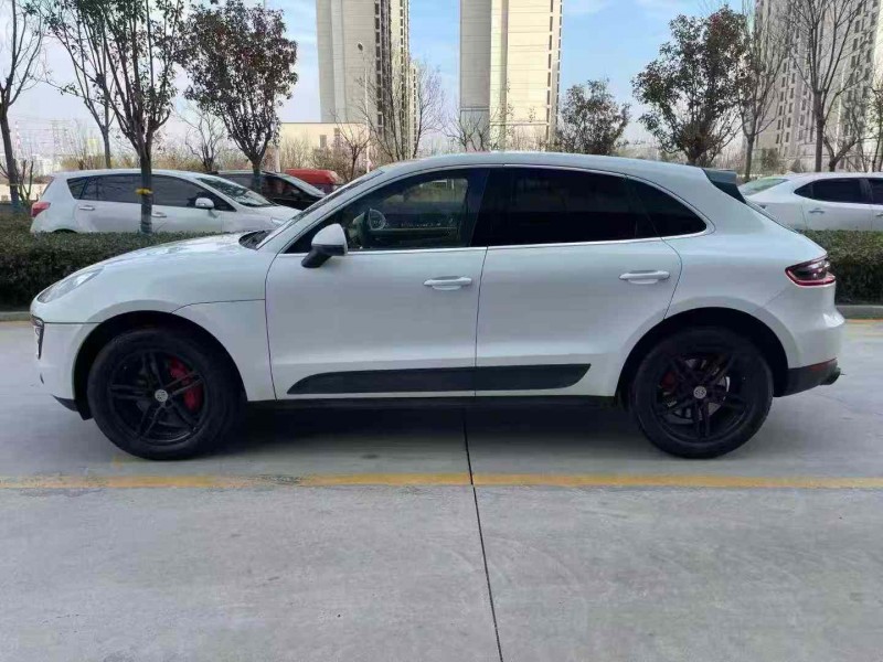 济宁15年保时捷Macan7