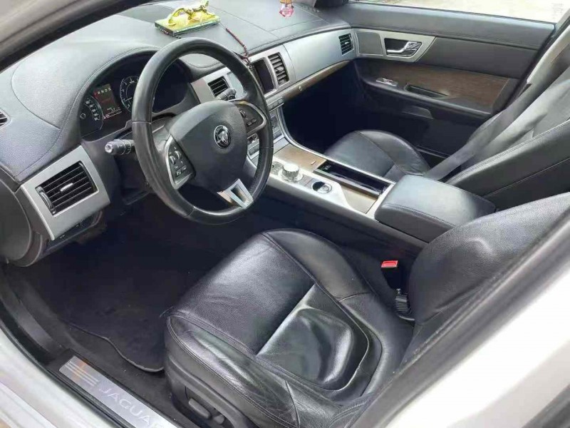 济宁17年捷豹XF4