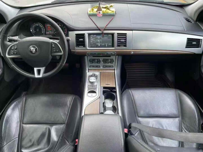 济宁17年捷豹XF5