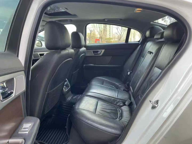 济宁17年捷豹XF6