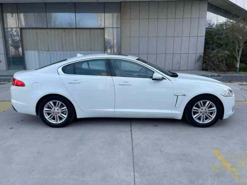 济宁17年捷豹XF8