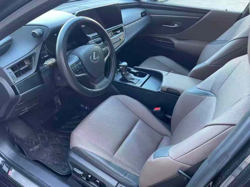 济宁23年雷克萨斯ES7