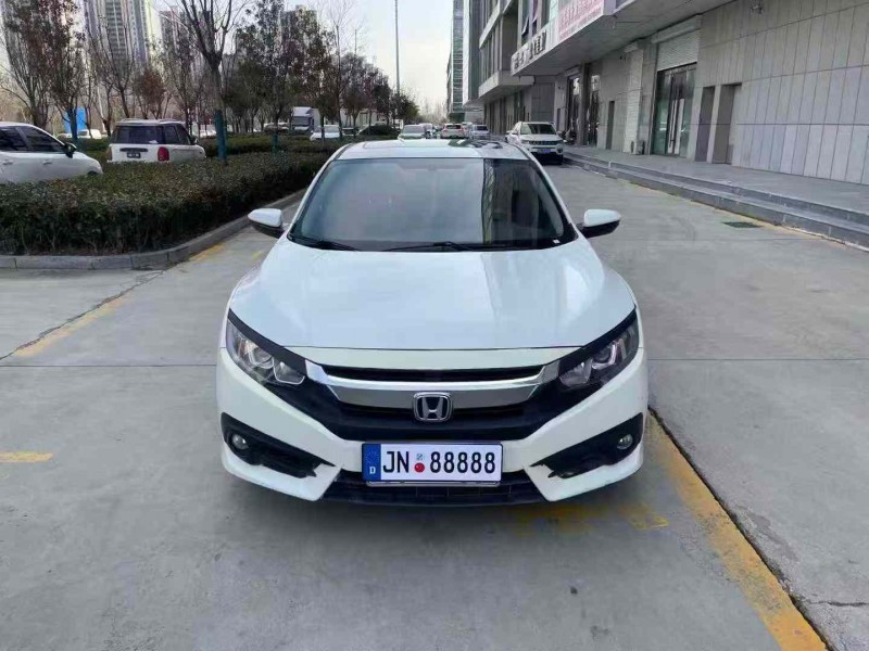 济宁18年本田思域1