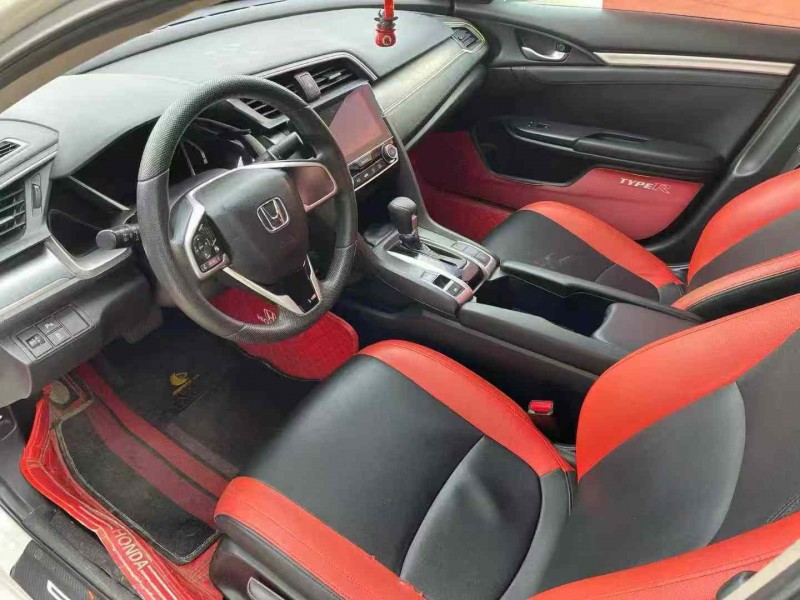 济宁18年本田思域4