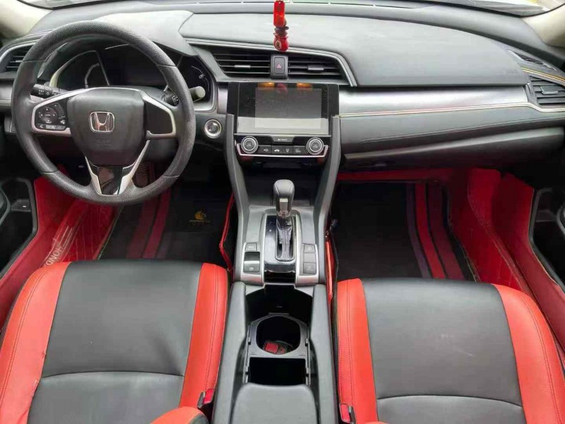 济宁18年本田思域5