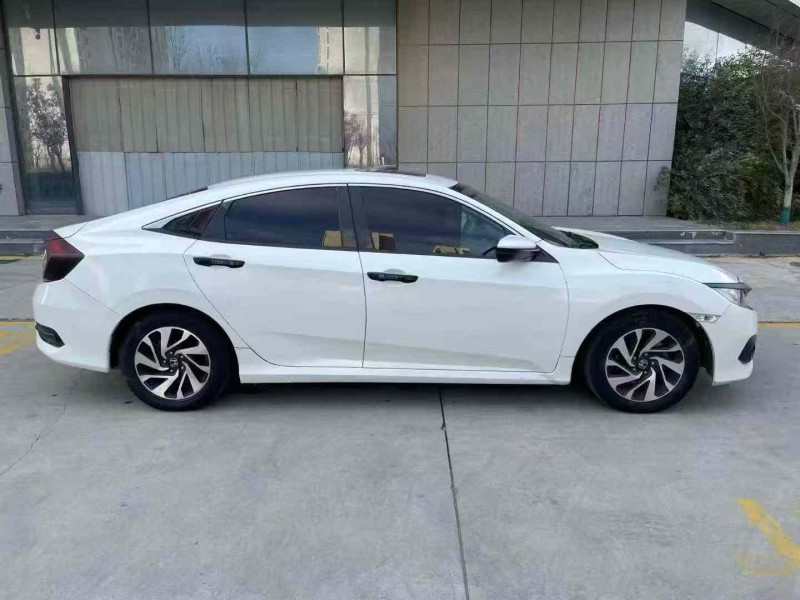 济宁18年本田思域8