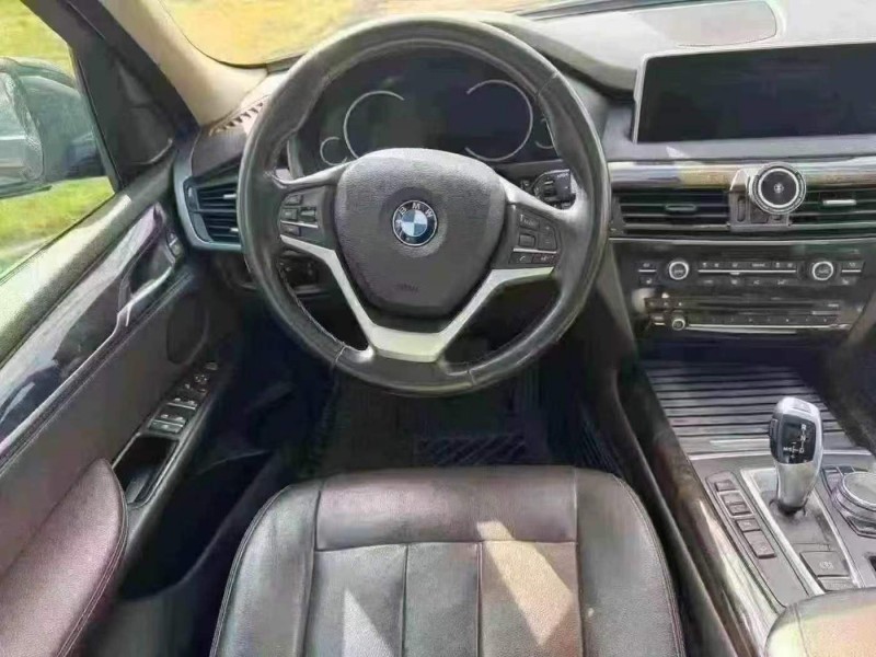 广州19年宝马X56