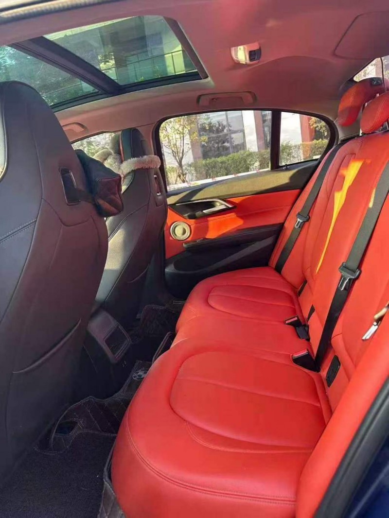 广州21年宝马1系5