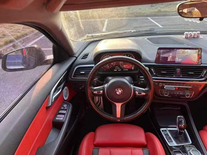 广州21年宝马1系7