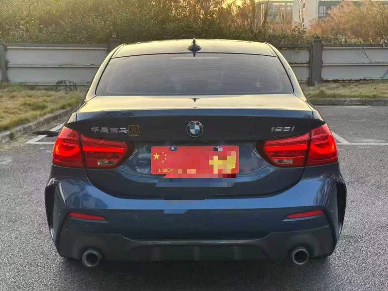 广州21年宝马1系9