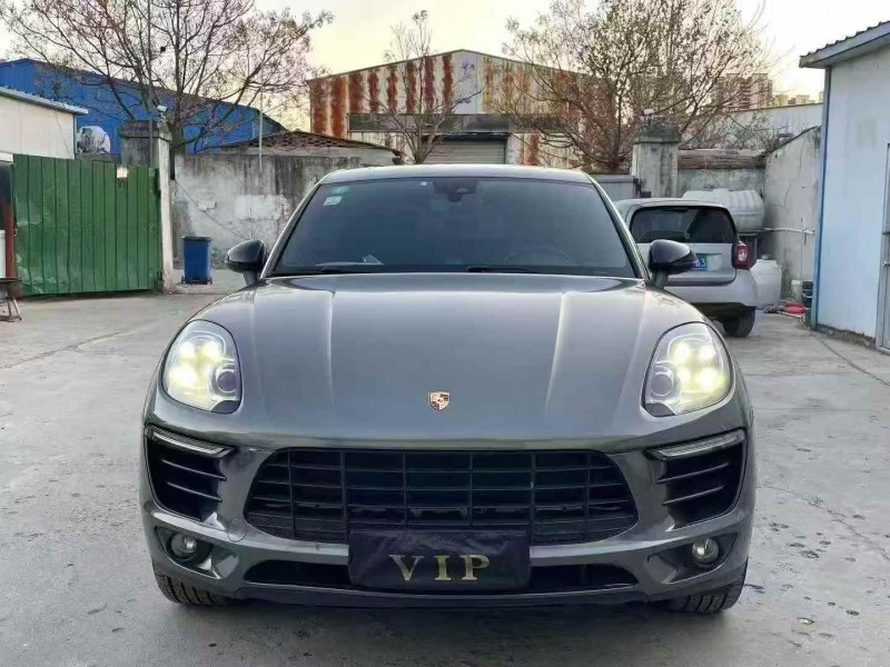 东营17年保时捷Macan1