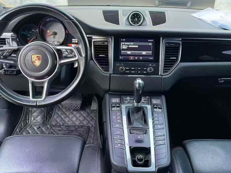 东营17年保时捷Macan4