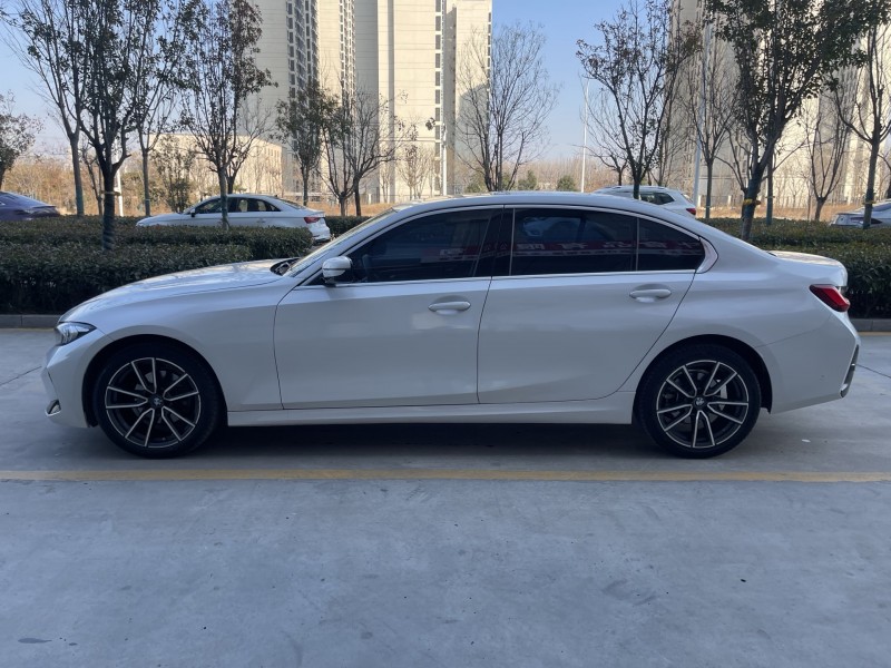 济宁24年宝马3系4