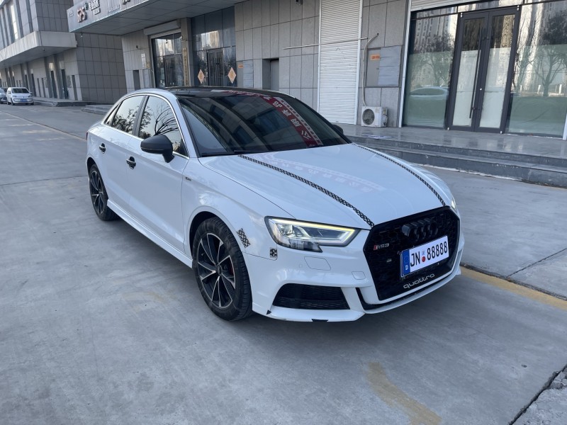 济宁19年奥迪A33