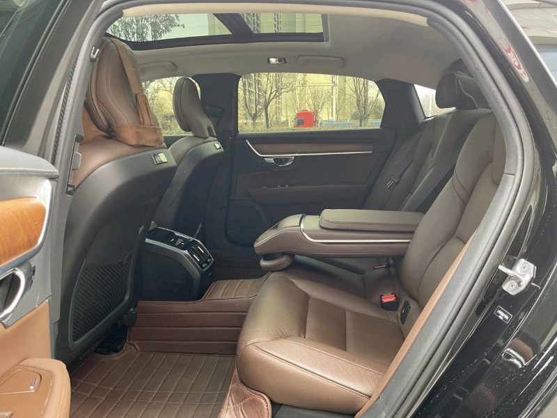 济宁20年沃尔沃S906