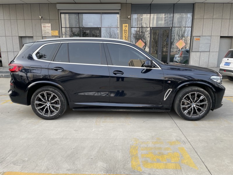 济宁23年宝马X58