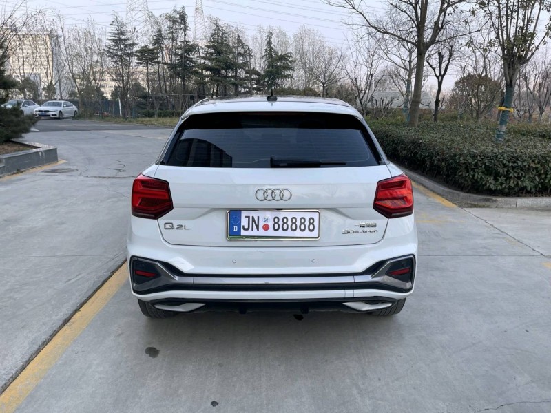 济宁22年奥迪Q27