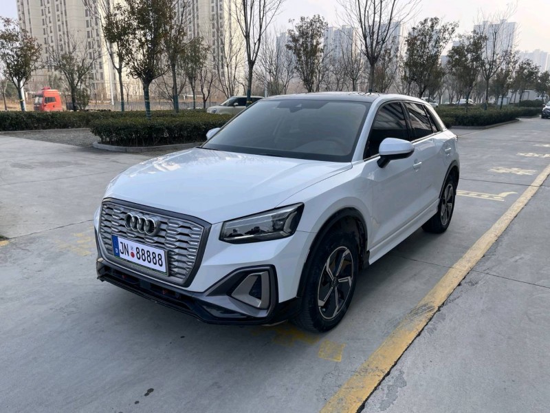 济宁22年奥迪Q29