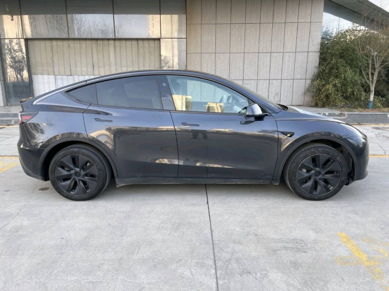 济宁25年特斯拉MODEL Y8