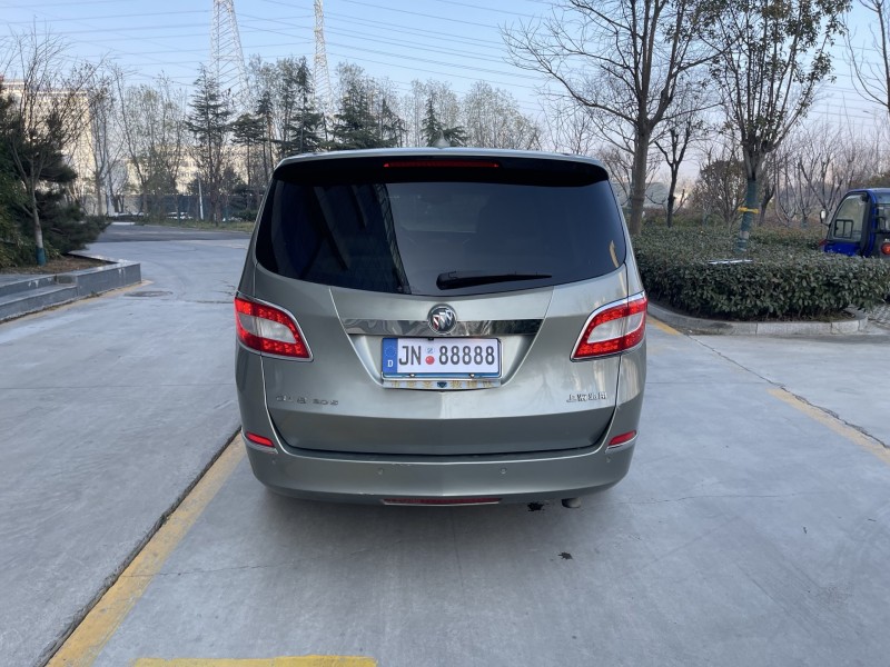 济宁13年别克GL85