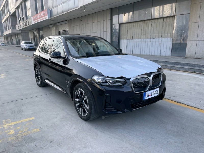 济宁24年宝马IX33